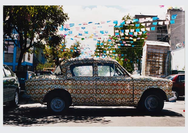 Betsabeé Romero, *1963, Piel de casa, 2001, Color print on Kodak Professional Digital Paper mounted on aluminum, 69,5 x 103,9 cm, Daros Latinamerica Collection, Zürich - © The artist