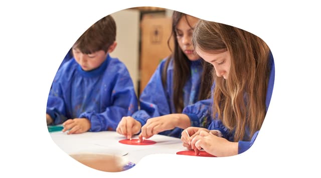 ТВОРЧЕСКАЯ СТУДИЯ НА РУССКОМ ЯЗЫКЕ